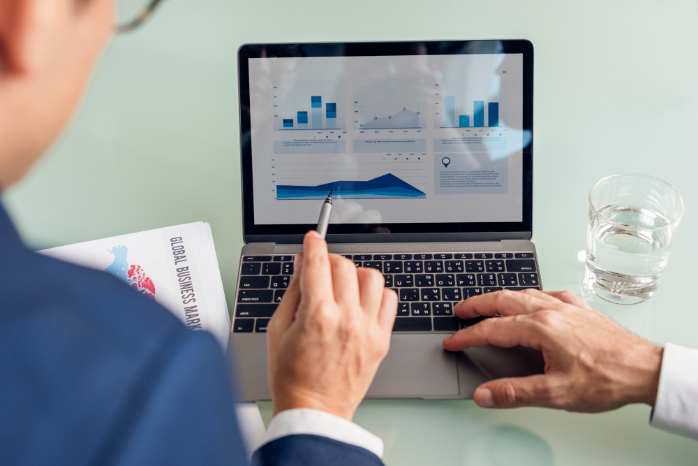 تحليل بيانات العملاء بنظام CRM
